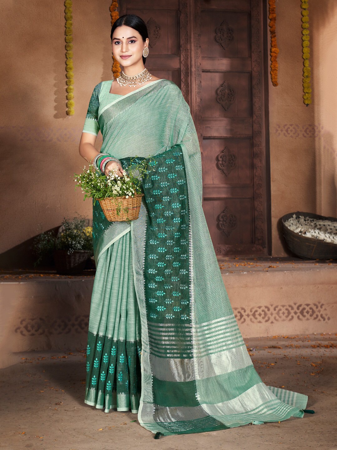 

SANGAM PRINTS Embroidered Zari Saree, Sea green