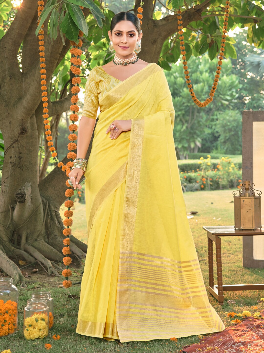 

SANGAM PRINTS Cotton Blend Zari Saree, Yellow
