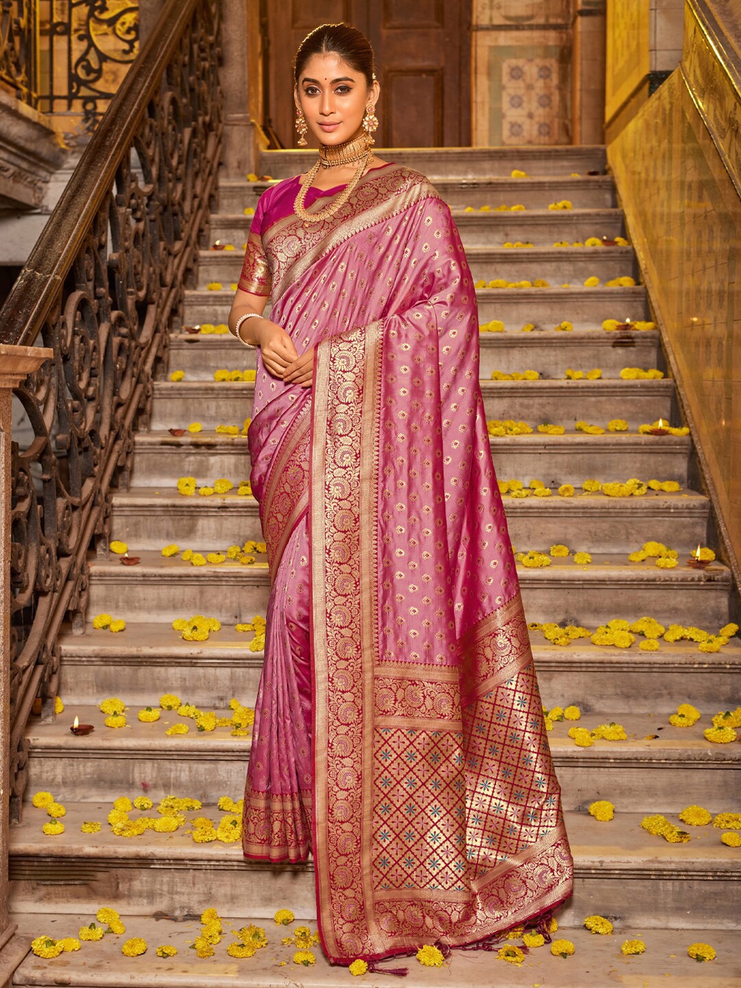 

SANGAM PRINTS Ethnic Motifs Woven Design Zari Banarasi Saree, Pink