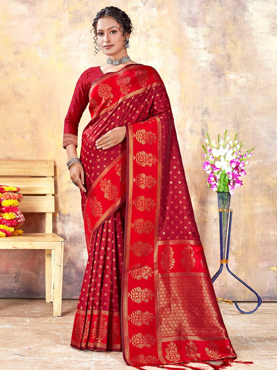 

SANGAM PRINTS Ethnic Motifs Woven Design Zari Banarasi Saree, Red