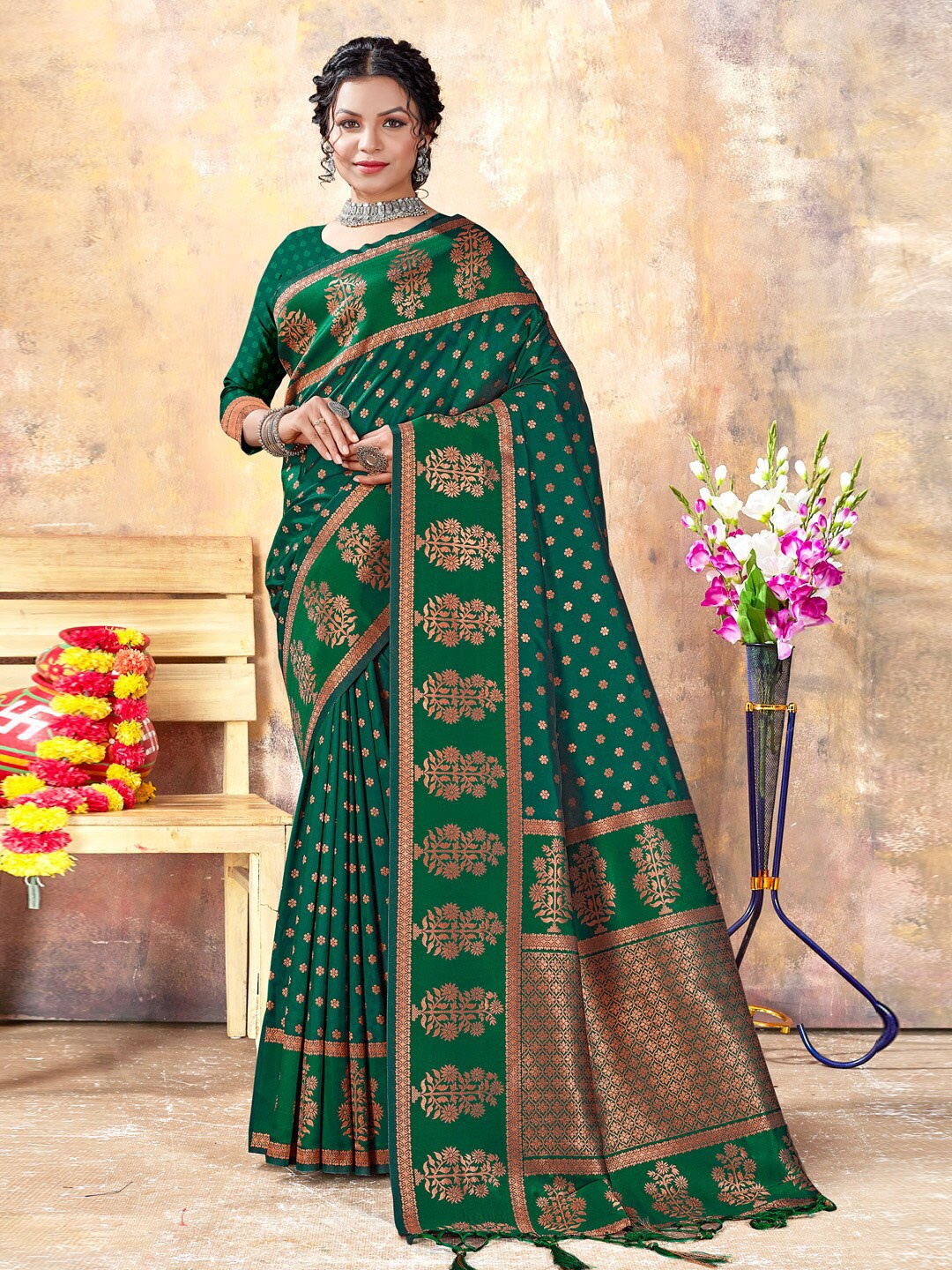 

SANGAM PRINTS Ethnic Motifs Woven Design Zari Banarasi Saree, Green