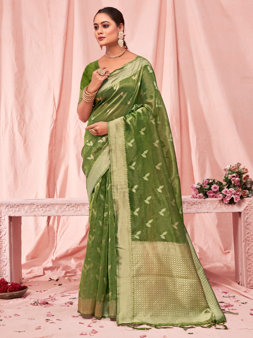 

SANGAM PRINTS Woven Design Zari Kota Saree, Green