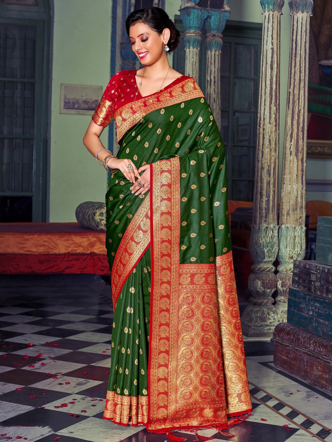 

SANGAM PRINTS Ethnic Woven Design Zari Banarasi Saree, Green