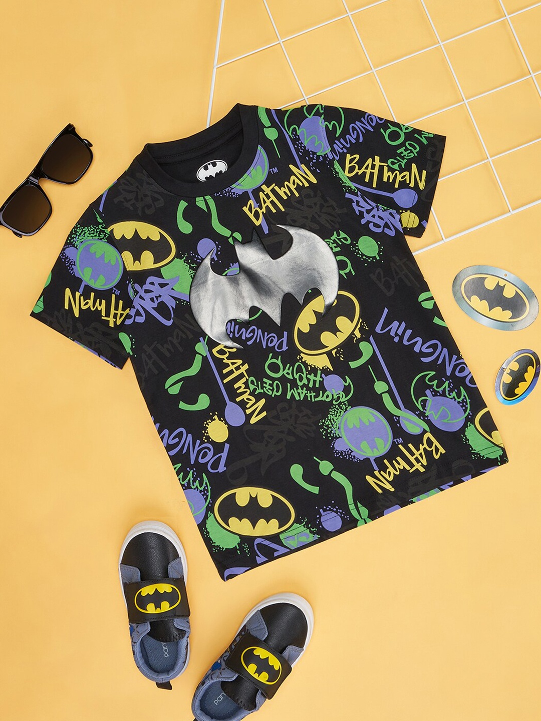 

Pantaloons Junior Boys Batman Graphic Printed Pure Cotton T-shirt, Black