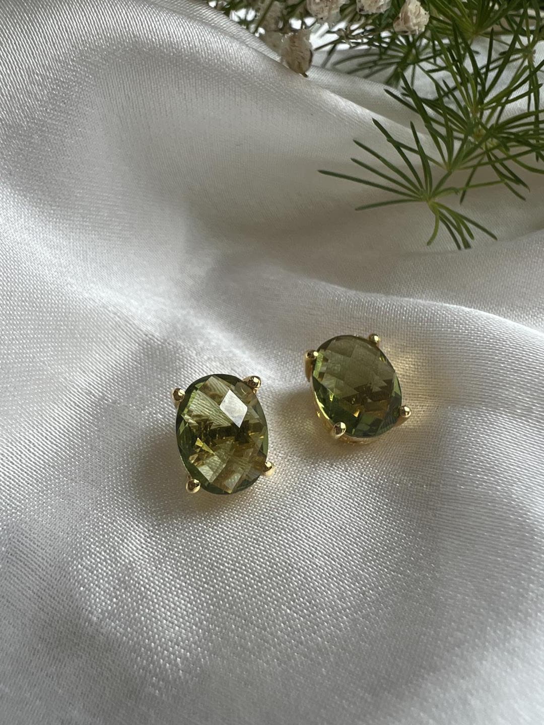 

XAGO Circular Studs Earrings, Green