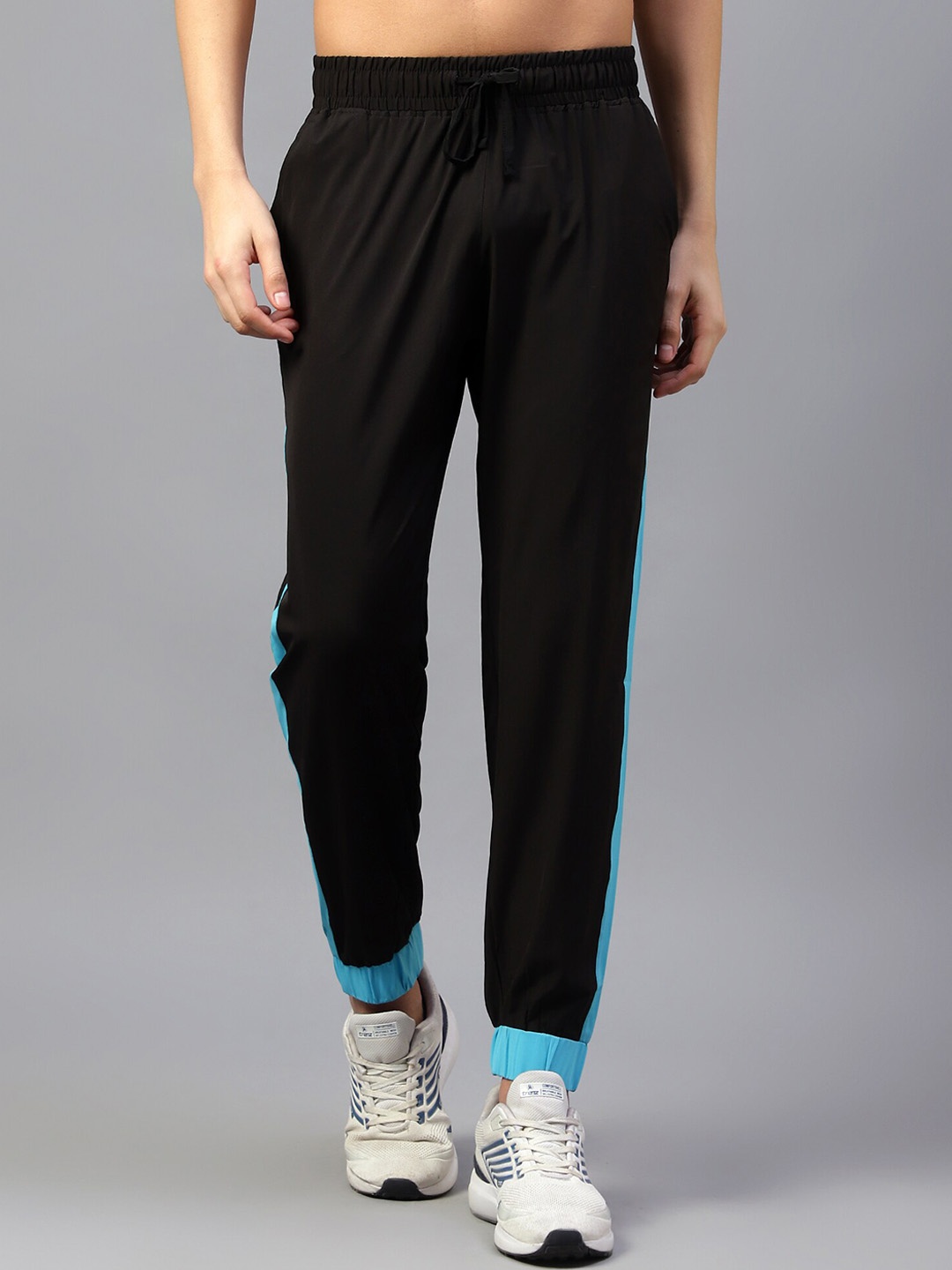 

Shiv Naresh Men Mid Rise Jogger, Black