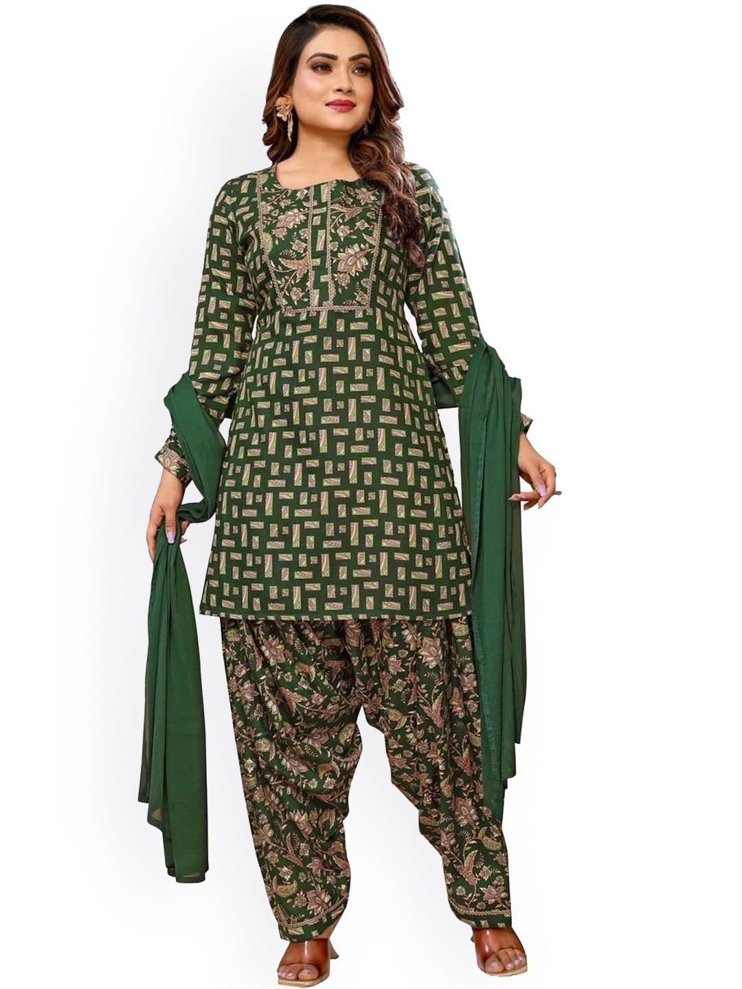 

Krimmple Floral Printed Regular Gotta Patti Kurta with Salwar & Dupatta, Green