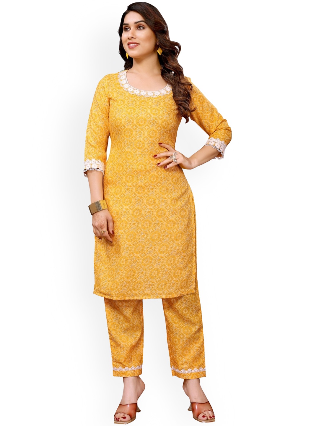 

Krimmple Printed Regular Kurta with Trouser, Yellow