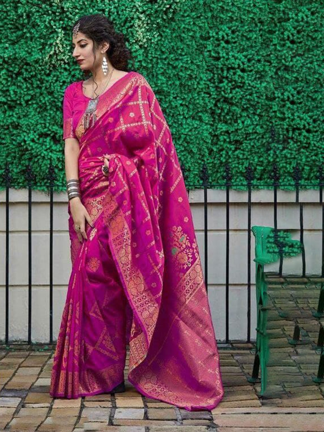 

Naishu Trendz Ethnic Motifs Woven Design Zari Pure Silk Kanjeevaram Saree, Pink
