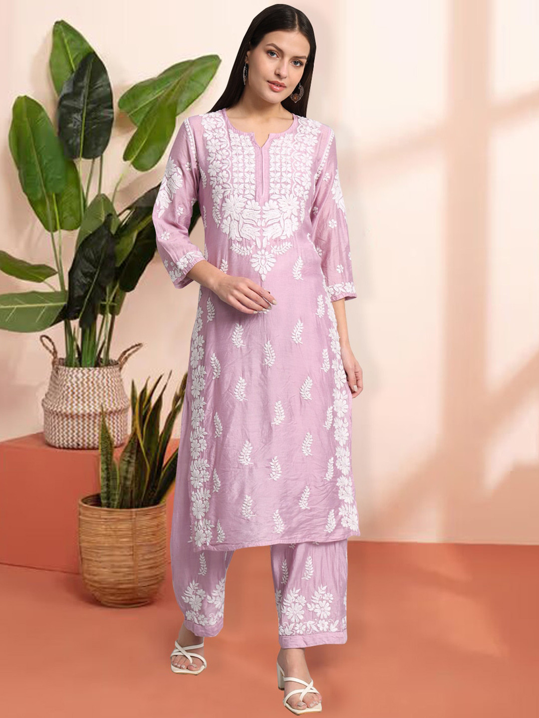 

PARAMOUNT CHIKAN Ethnic Motifs Regular Chikankari Chanderi Cotton Kurta with Palazzos, Mauve
