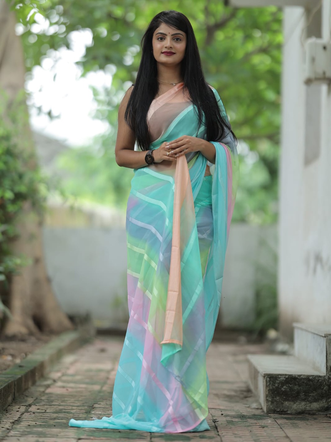 

Naishu Trendz Colourblocked Ready To Wear Saree, Olive