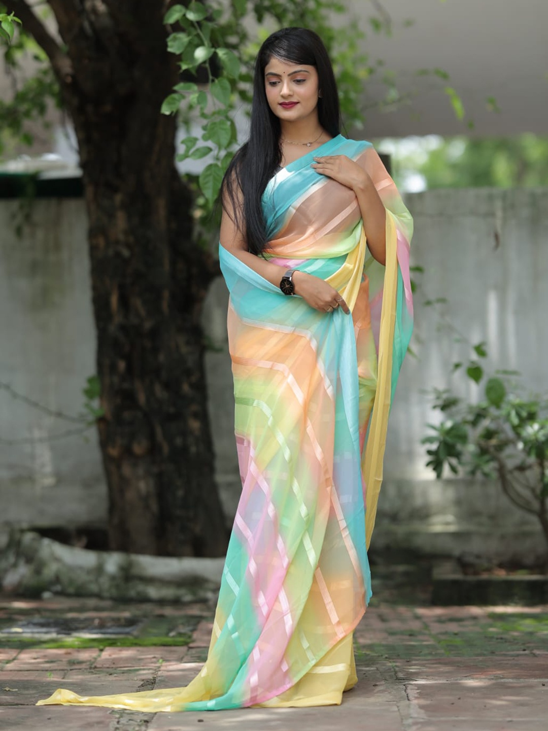 

Naishu Trendz Colourblocked Poly Georgette Saree, Yellow