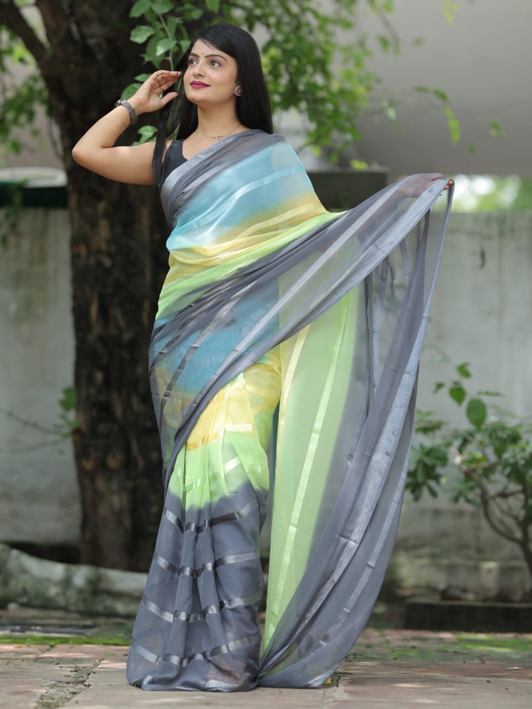 

Naishu Trendz Striped Ready To Wear Saree, Grey