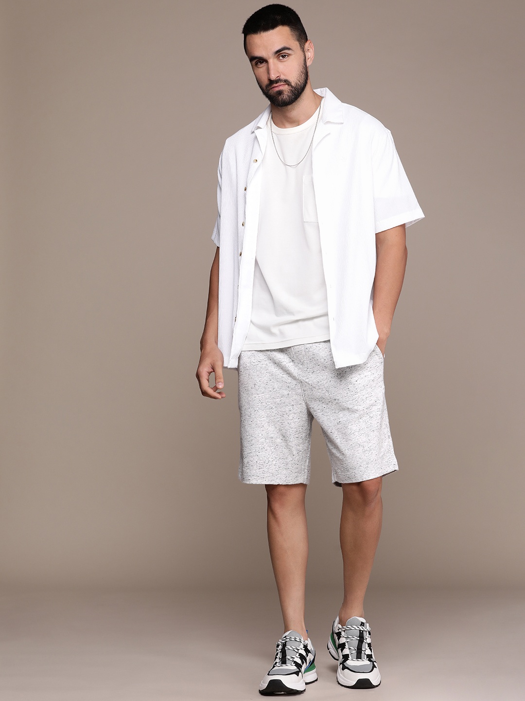 

Roadster Men Comfort Mid-Rise Shorts, Grey melange