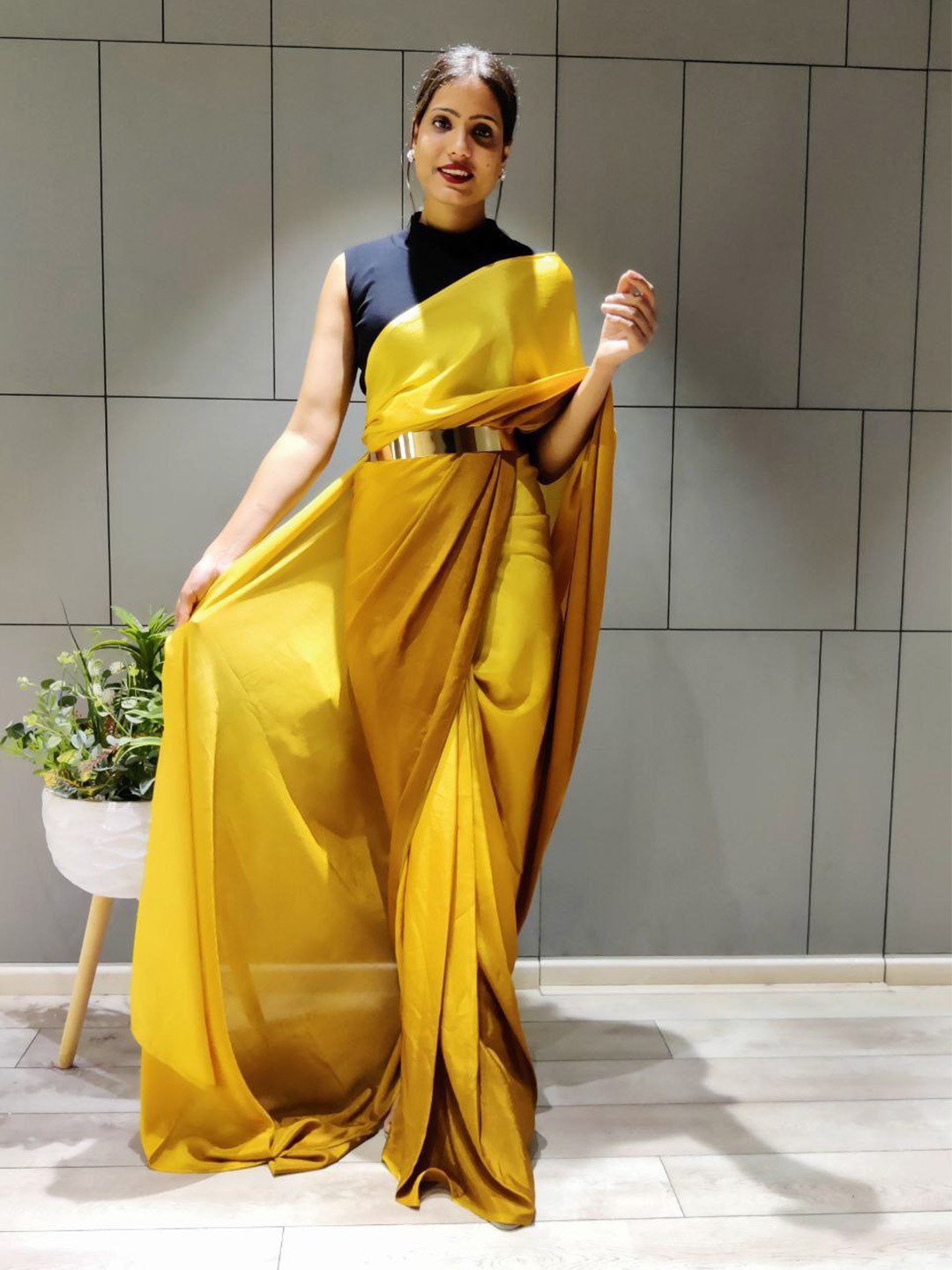 

Naishu Trendz Ombre Dyed Poly Georgette Ready To Wear Saree, Yellow