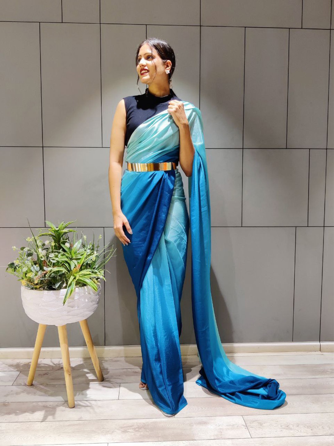 

Naishu Trendz Ombre Dyed Poly Georgette Ready To Wear Saree, Blue