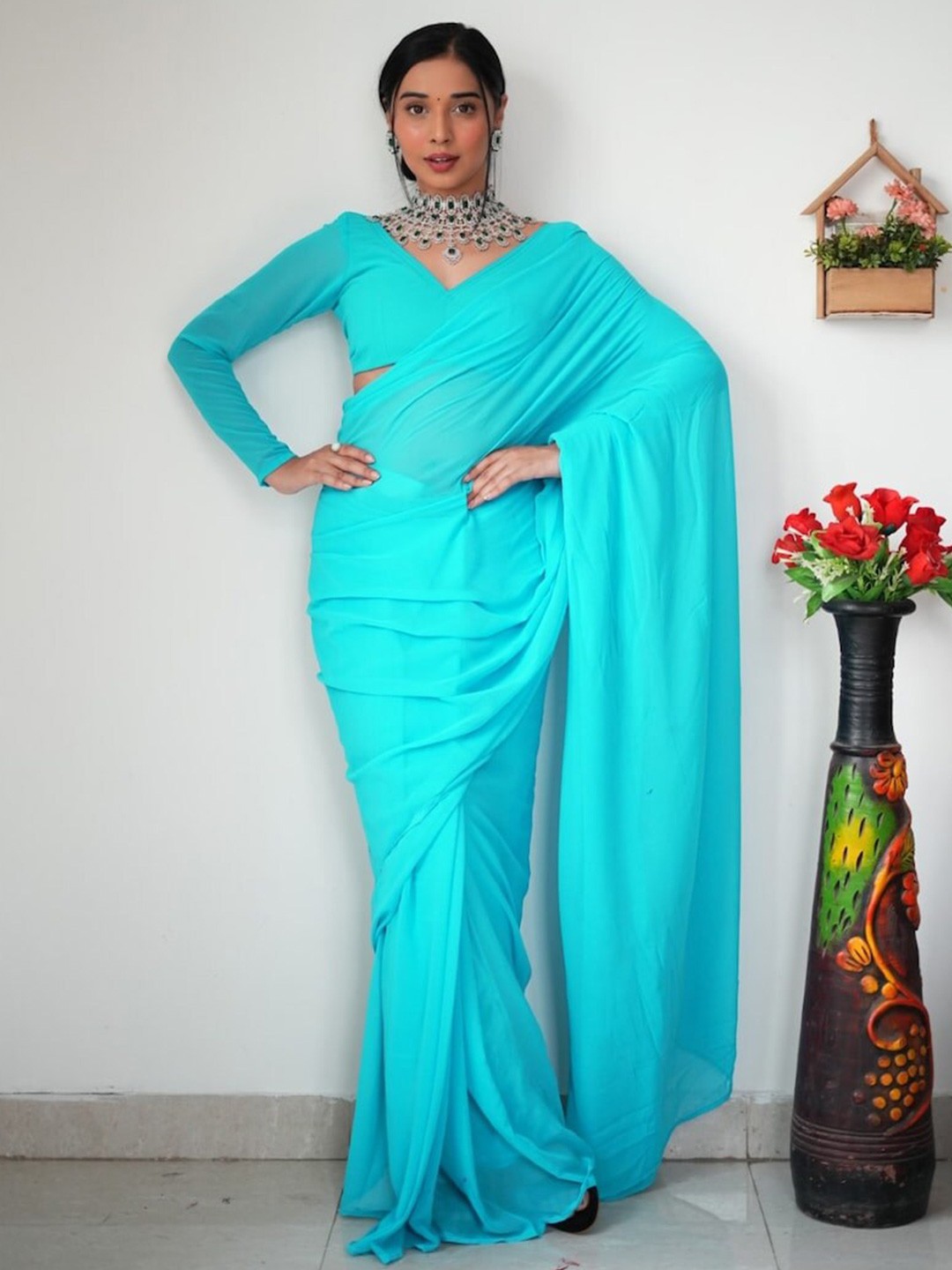 

Naishu Trendz Poly Georgette Saree, Blue