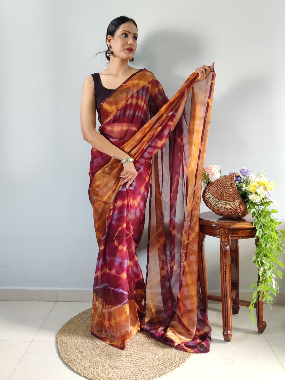 

Naishu Trendz Tie & Dye Poly Georgette Saree, Maroon