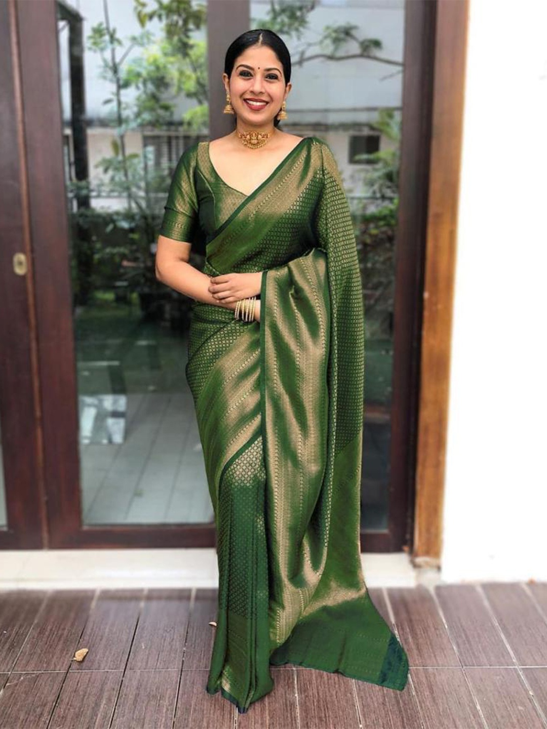 

MONERA Ethnic Motifs Woven Design Zari Silk Blend Banarasi Saree, Green