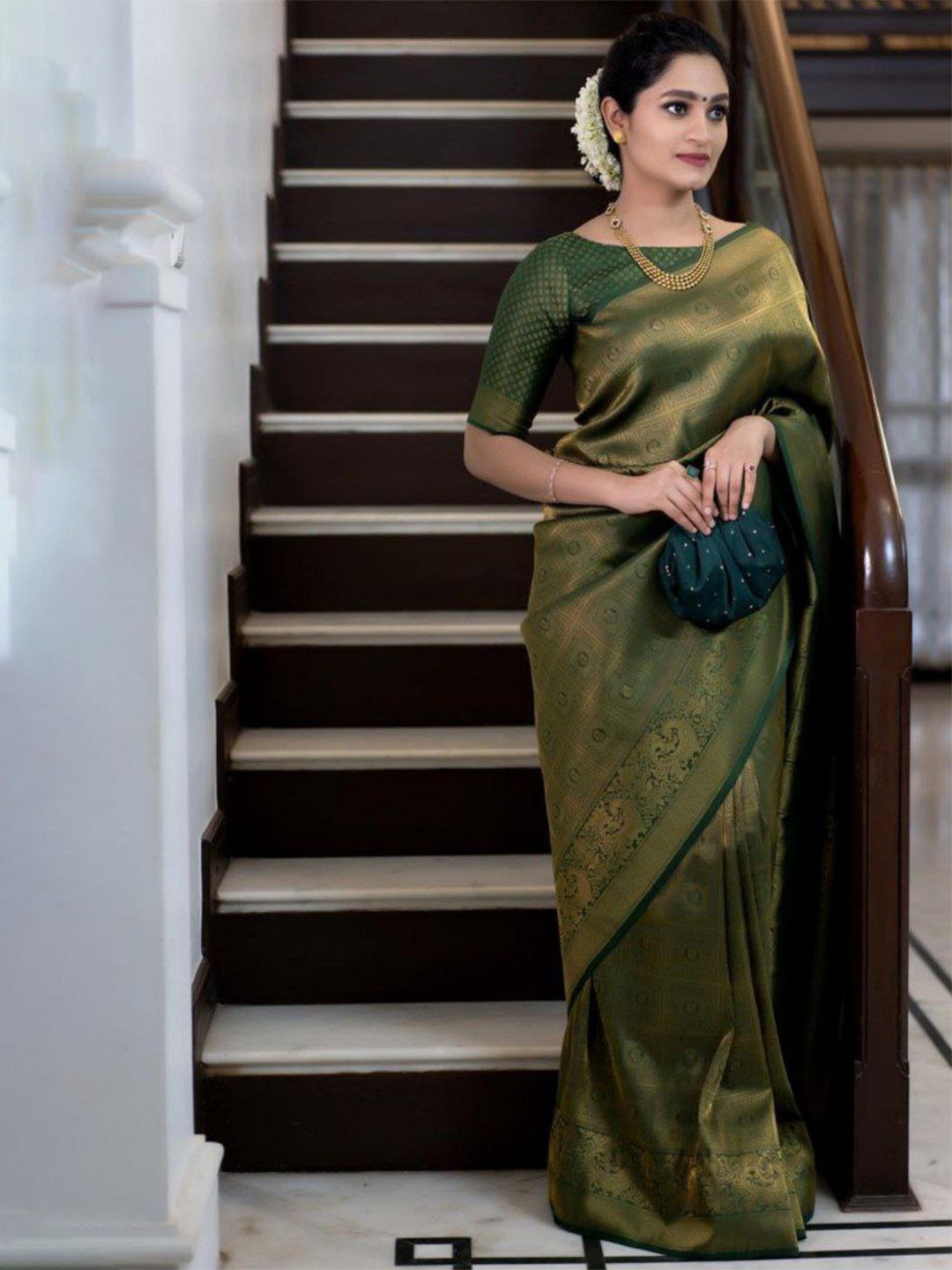 

MONERA Ethnic Motifs Woven Design Zari Silk Blend Banarasi Saree, Green