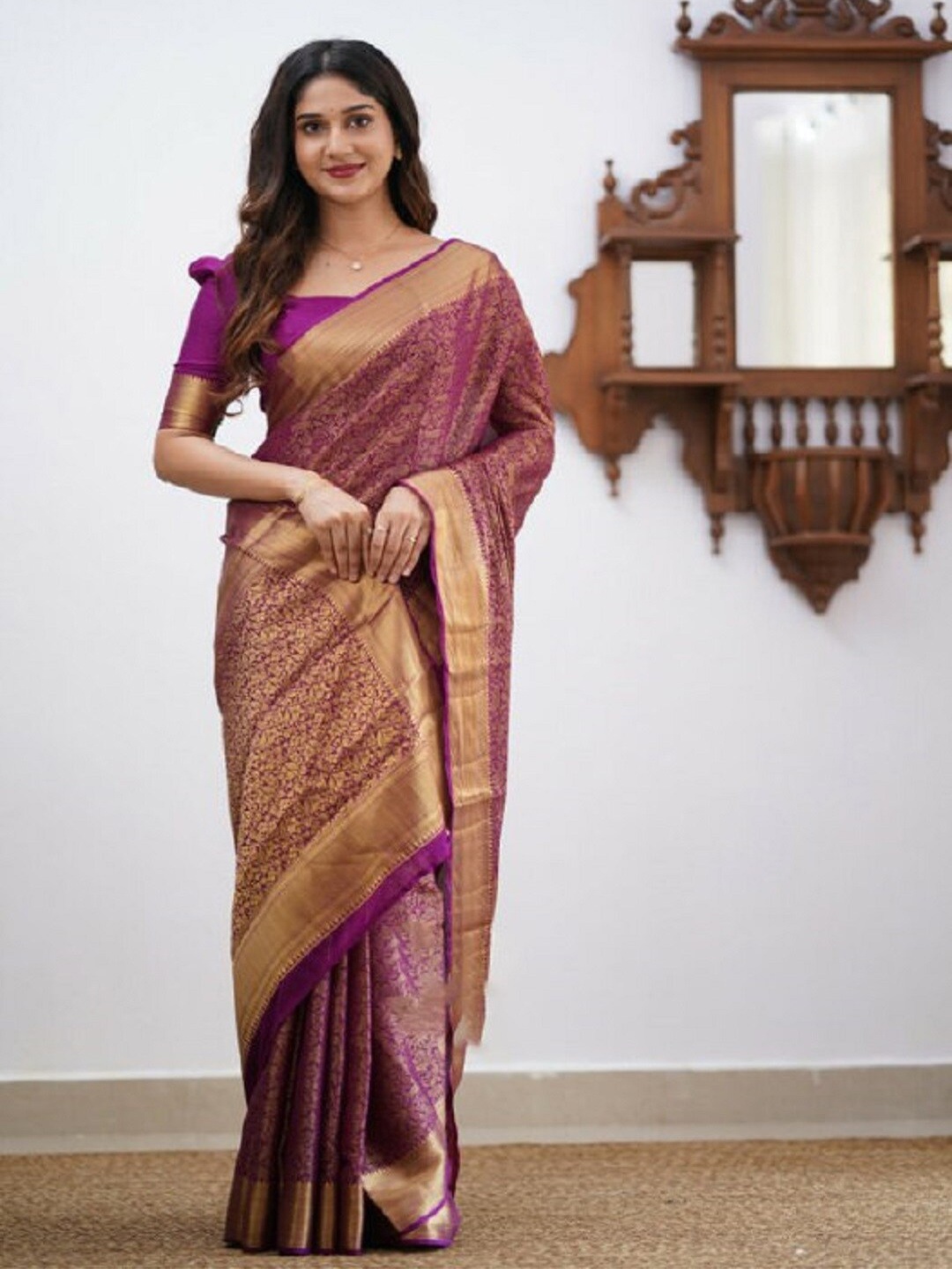 

Flosive Floral Woven Design Zari Banarasi Saree, Pink