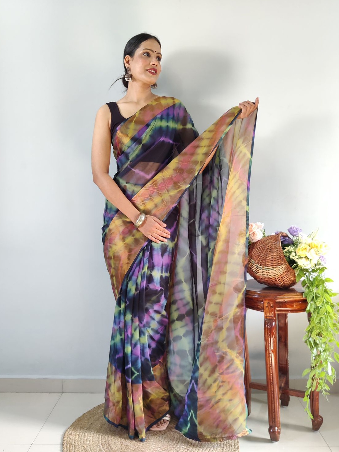 

Naishu Trendz Tie & Dye Poly Georgette Saree, Blue