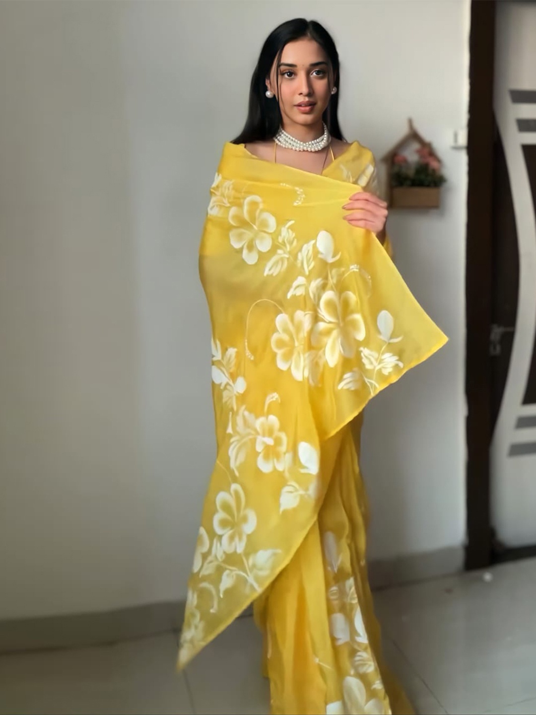 

Naishu Trendz Floral Printed Ready To Wear Saree, Yellow
