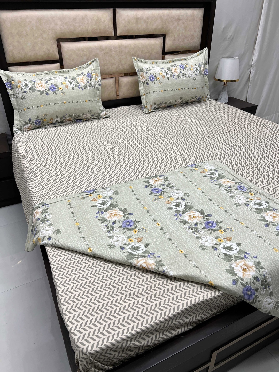 

Pure Decor White Floral Cotton Bedsheet Set with 2 Pillow Covers