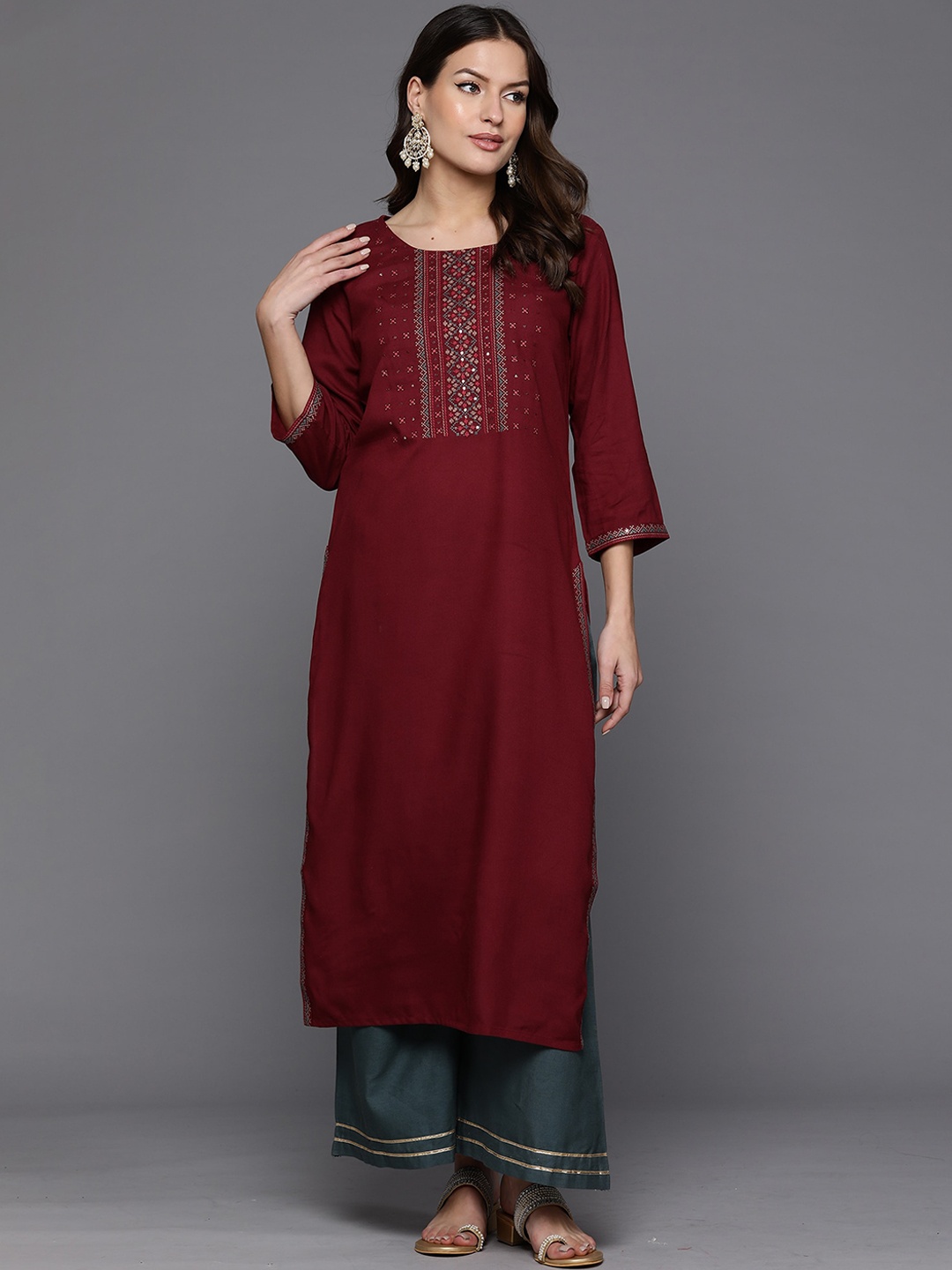 

Anouk Burgundy Ethnic Motifs Yoke Design Thread Work Detailed Straight Kurta