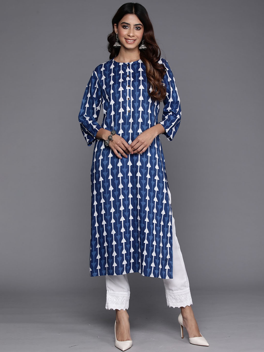 

Anouk Navy Blue Geometric Printed Straight Kurta