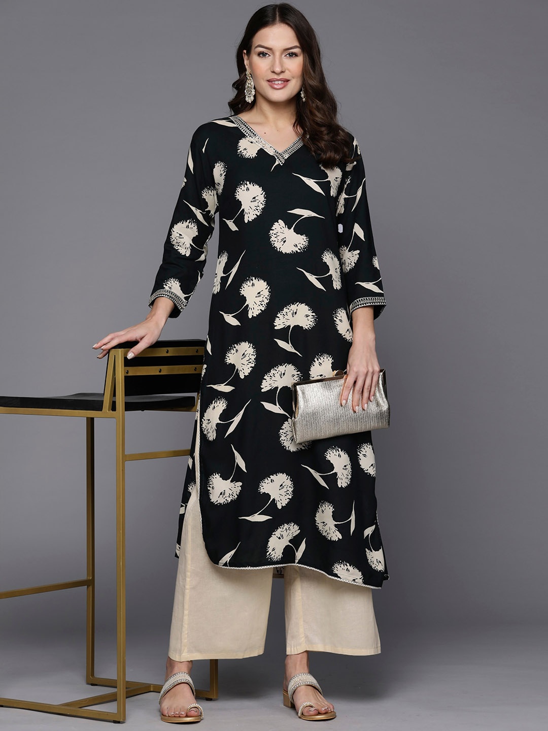 

Anouk Black & White Floral Printed Thread Work Straight Kurta, Green