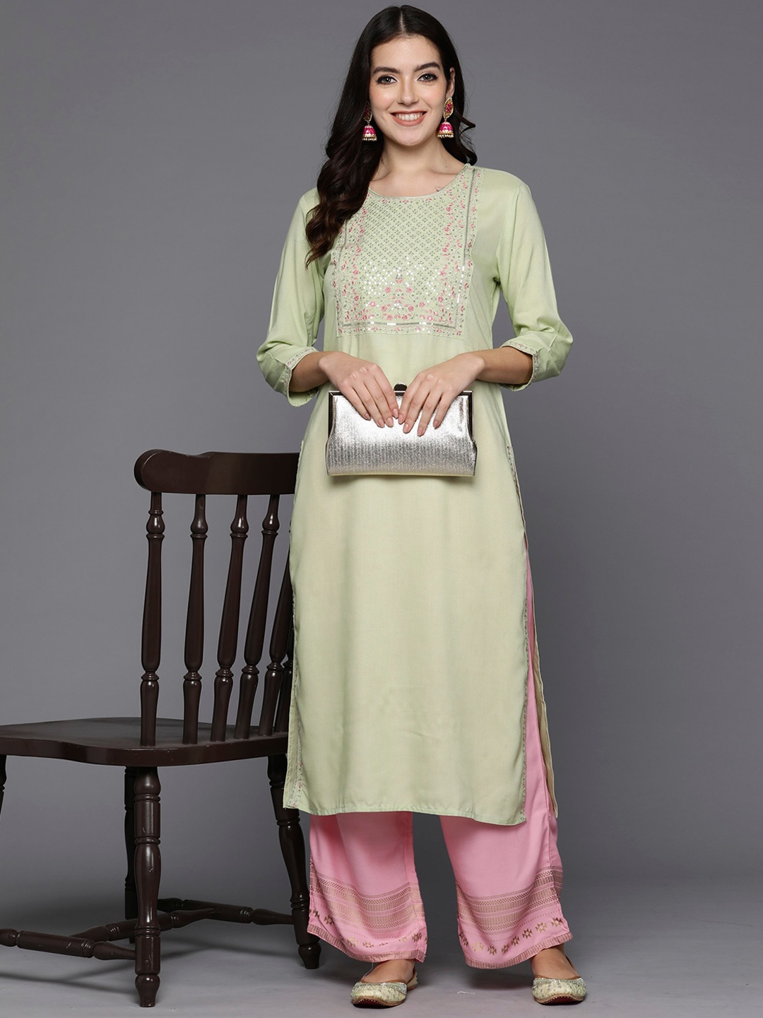 

Anouk Green Floral Embroidered Sequinned Straight Kurta