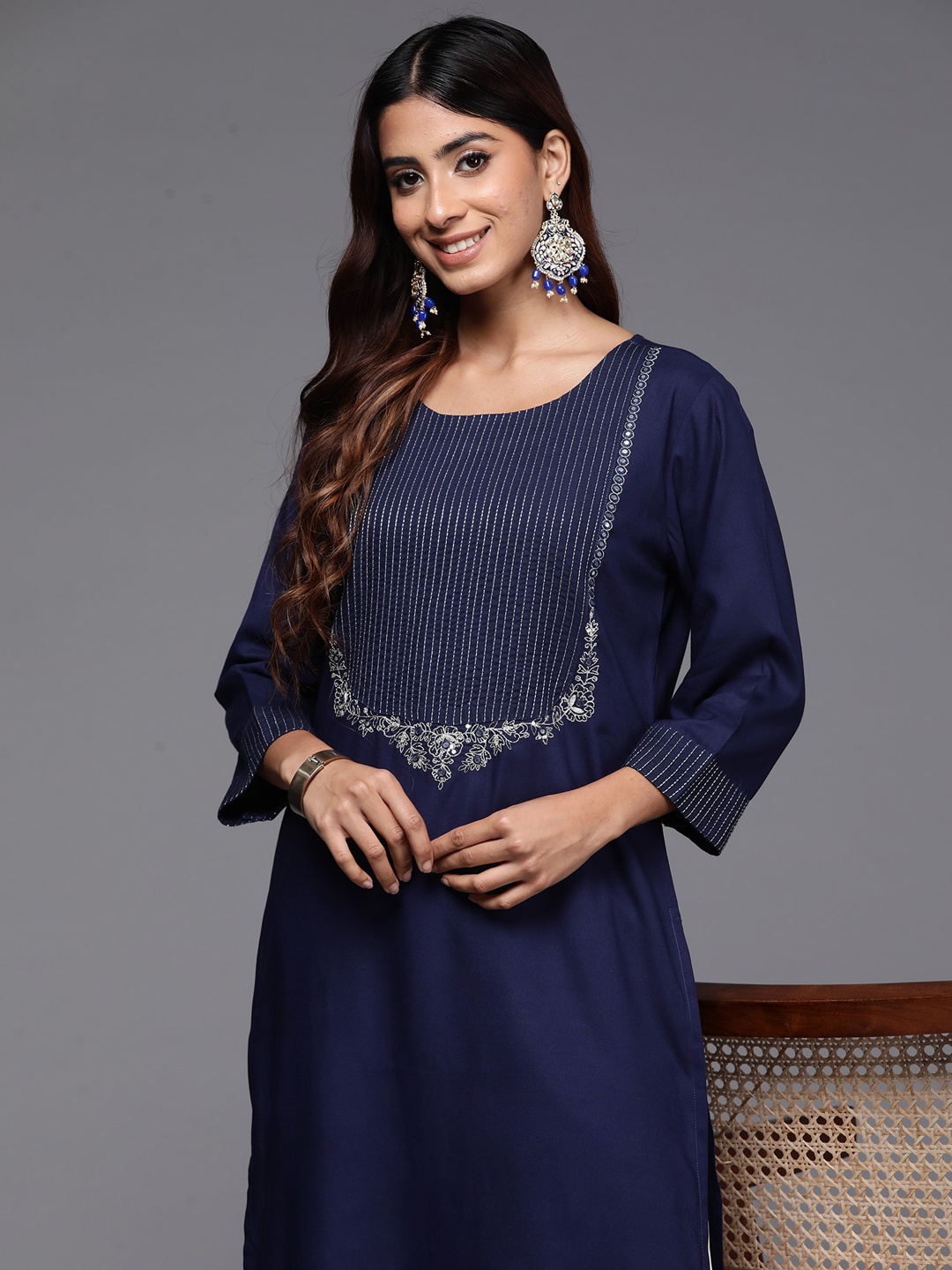 

Anouk Navy Blue Ethnic Motifs Yoke Design Thread Work Detailed Straight Kurta