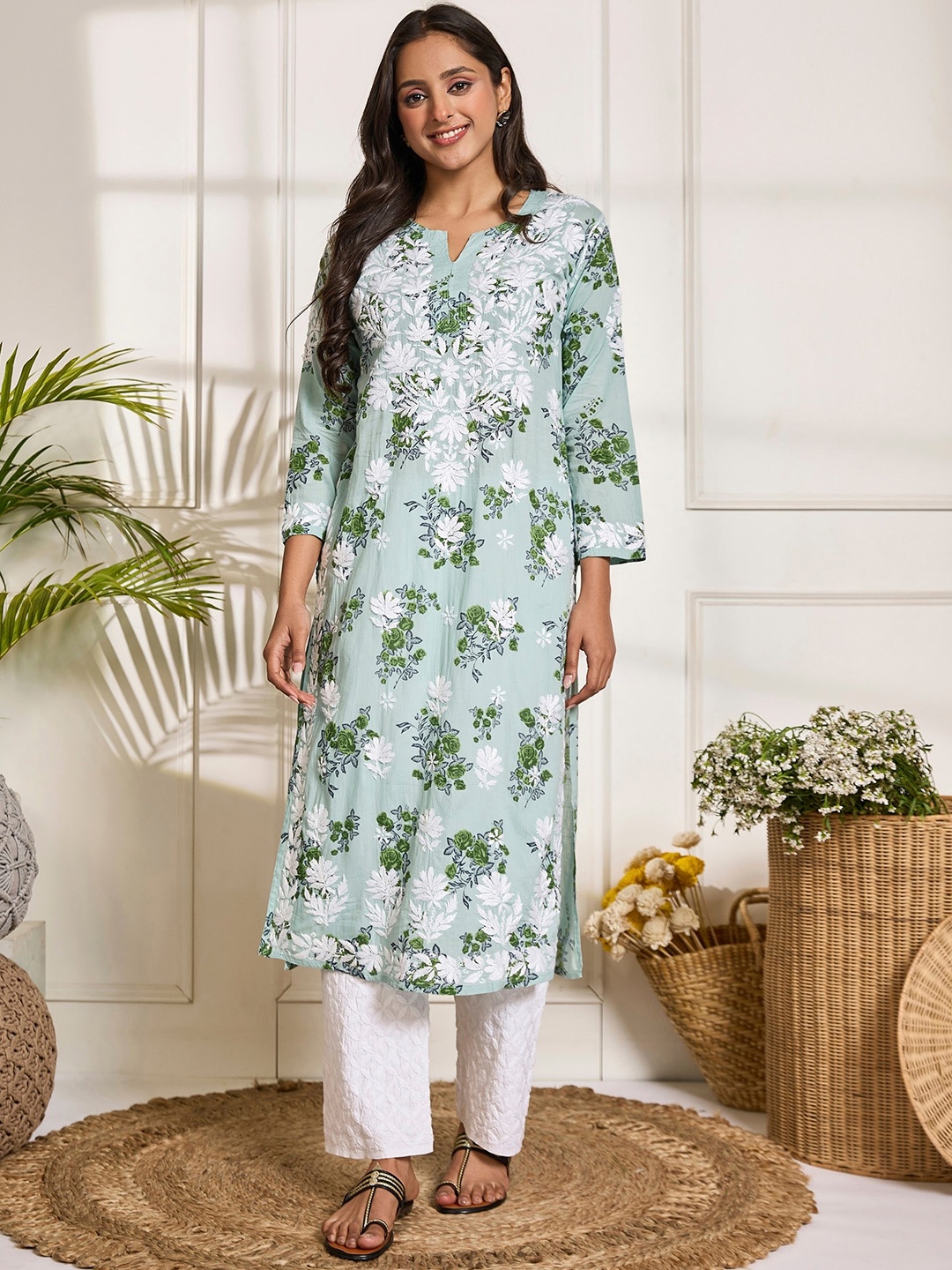 HOUSE OF KARI Floral Embroidered Chikankari Pure Cotton Kurta, Green