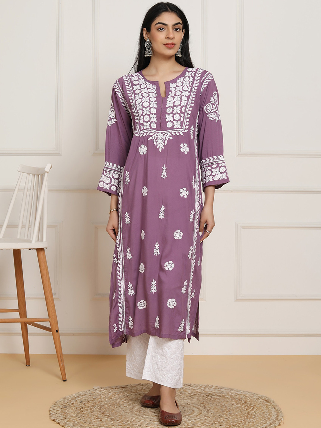 

HOUSE OF KARI Ethnic Motifs Woven Design Notched Neck Thread Work Straight Kurta, Purple