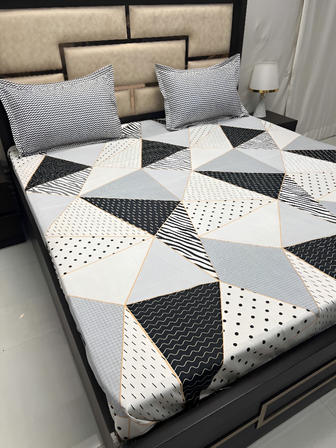 

Pure Decor Black Geometric Cotton 300 TC King Bedsheet with 2 Pillow Covers