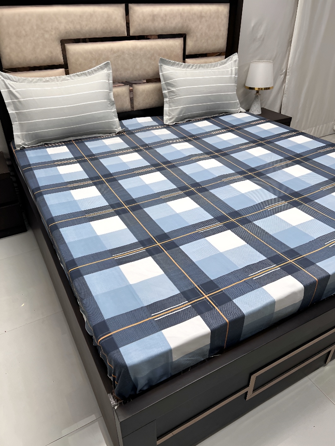 

Pure Decor Blue & White Geometric 300 TC King Bedsheet with 2 Pillow Covers
