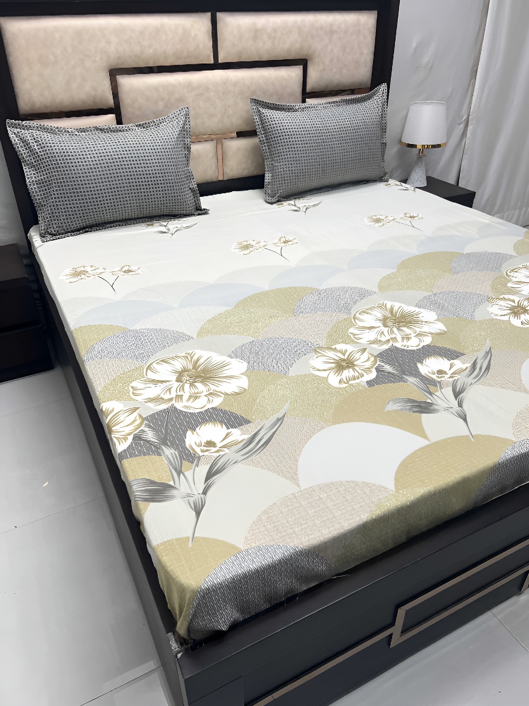 

Pure Decor Green & Grey Floral Cotton 300 TC King Bedsheet with 2 Pillow Covers