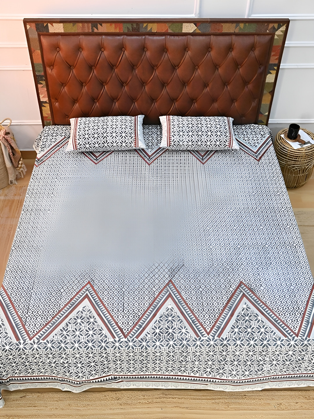 

Art Avenue Blue & White Geometric 120 TC King Bedsheet with 2 Pillow Covers