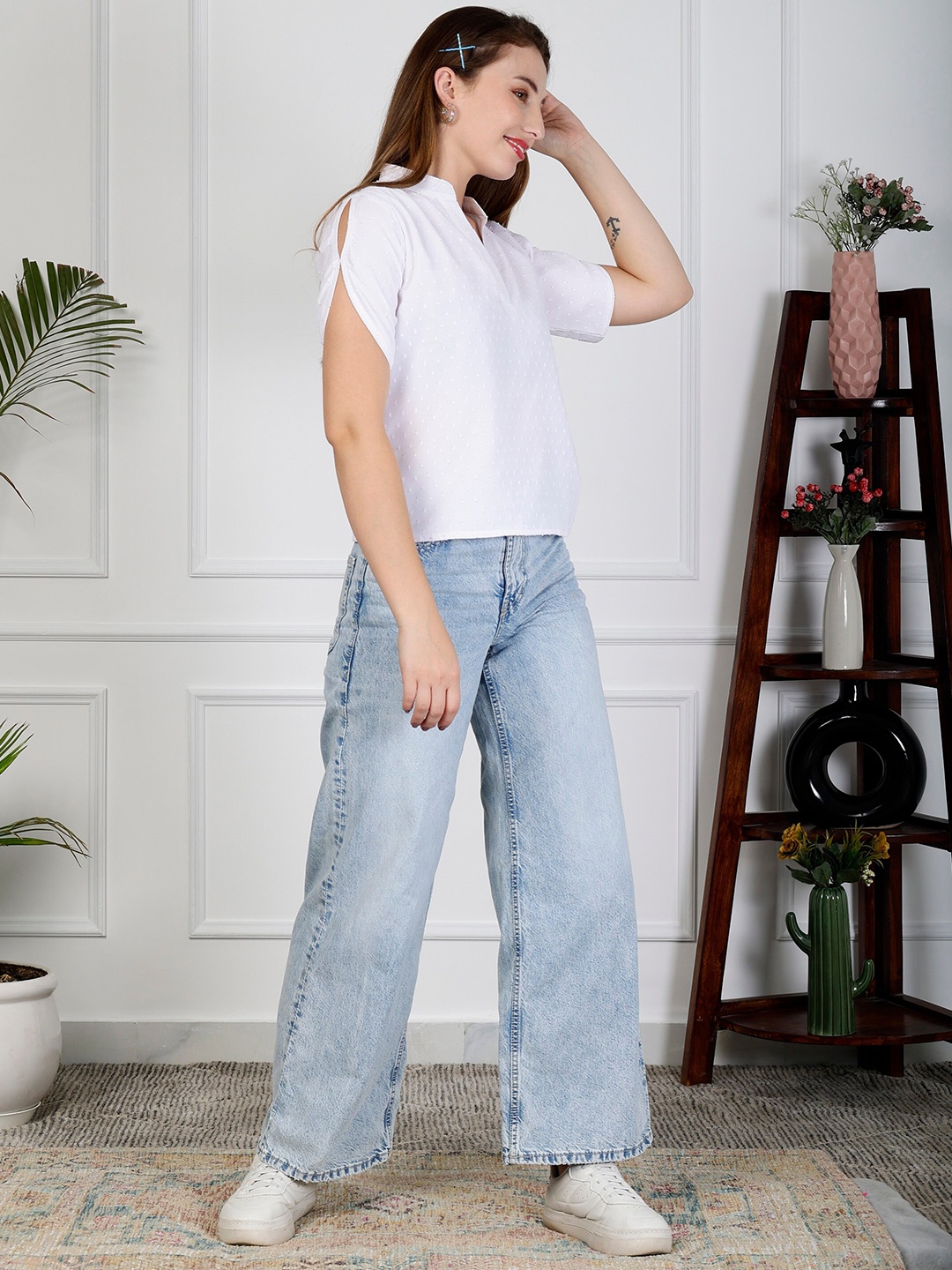 

NEUDIS Veck Neck Short Sleeves Top, White