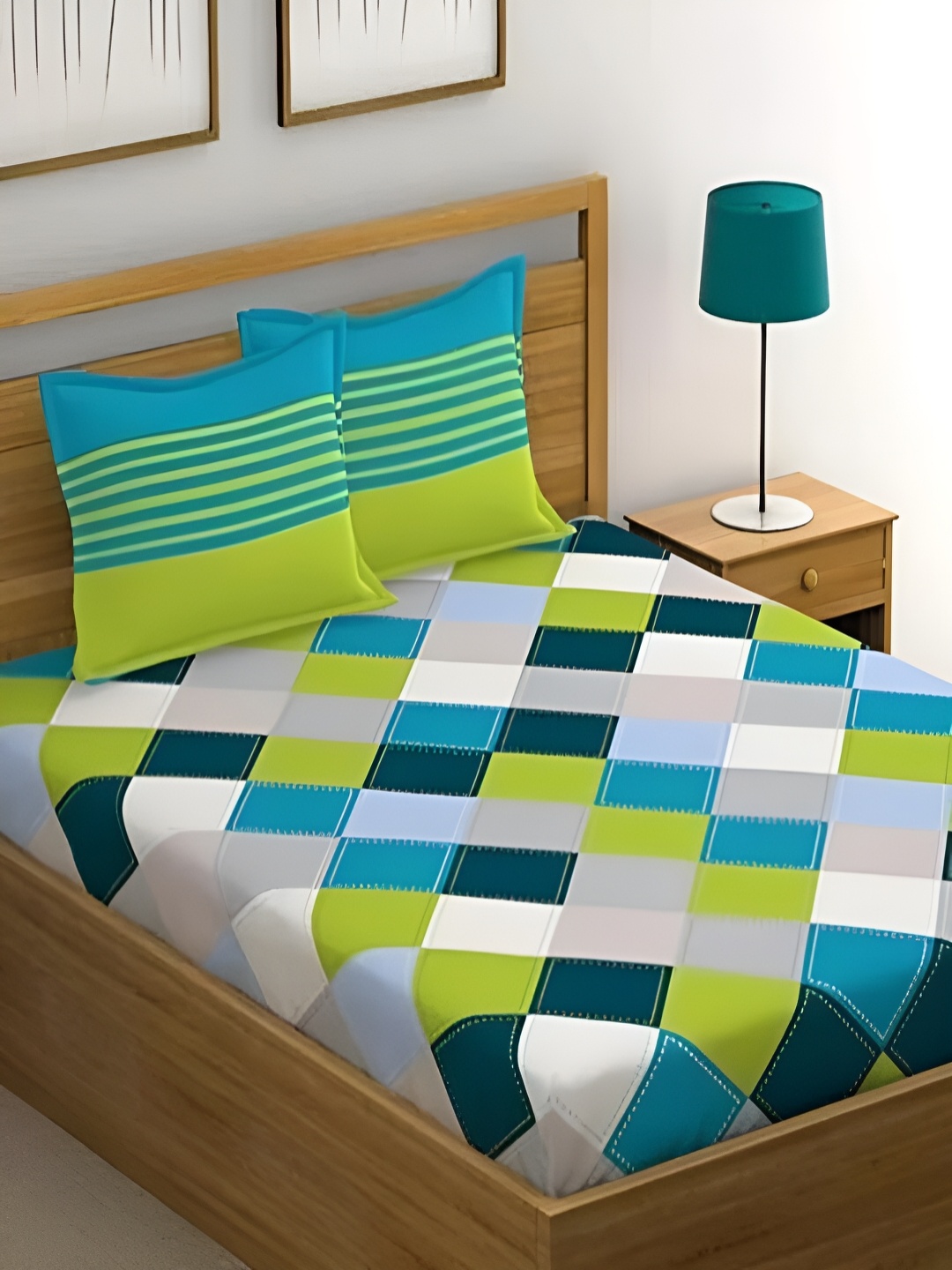

Runjhun Green & Blue Geometric Cotton 144 TC 2 Queen Bedsheet with 4 Pillow Covers