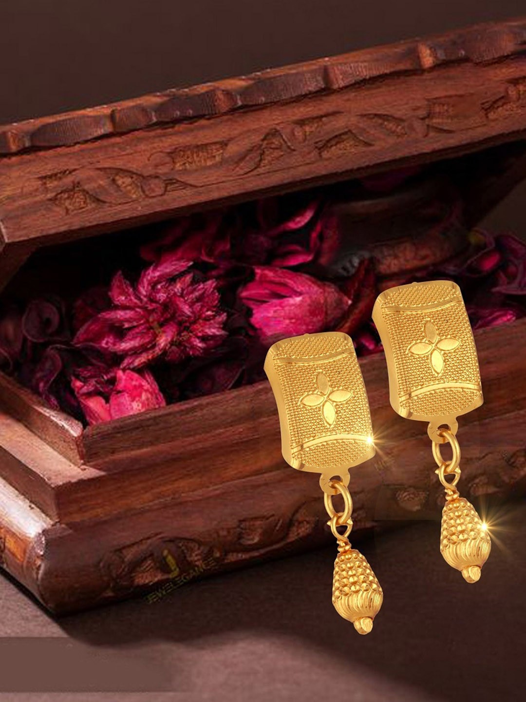 

Vighnaharta Gold-Plated Contemporary Drop Earrings