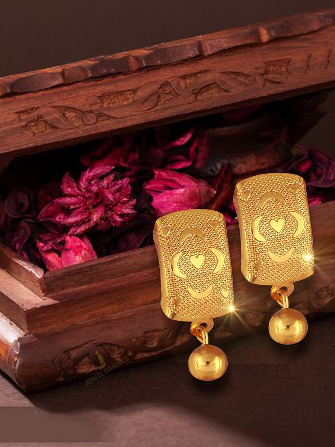 

Vighnaharta Gold-Plated Contemporary Drop Earrings
