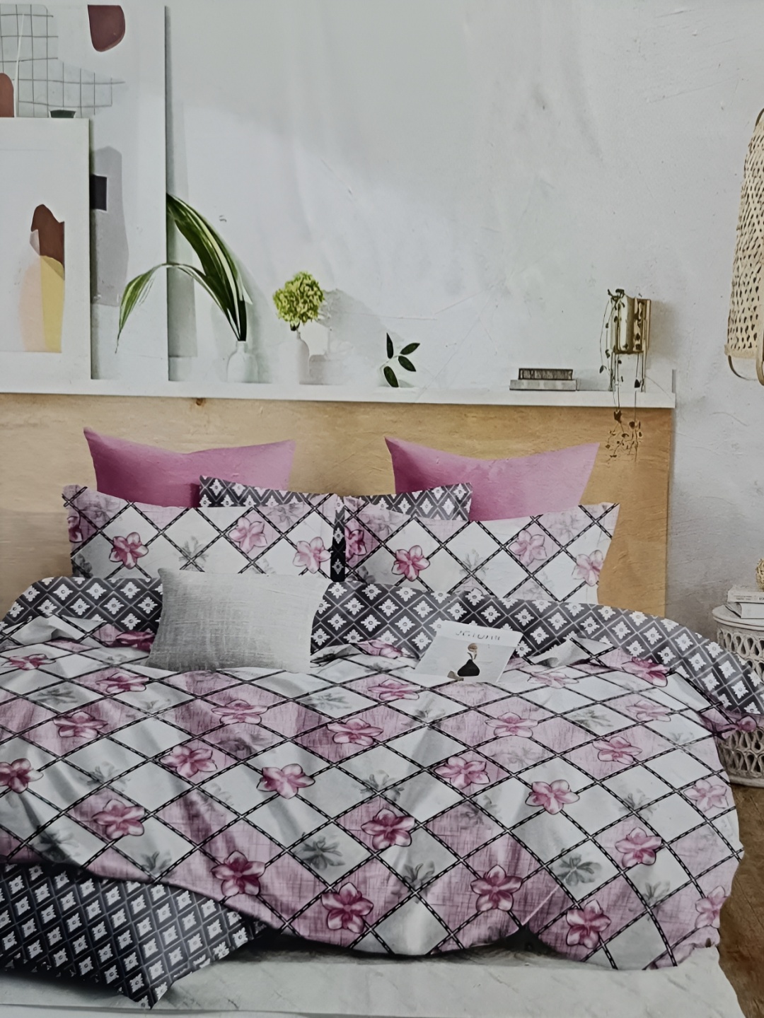 

Signature Blue & Pink Floral 160 TC Microfiber Queen Bedsheet With 2 Pillow Covers
