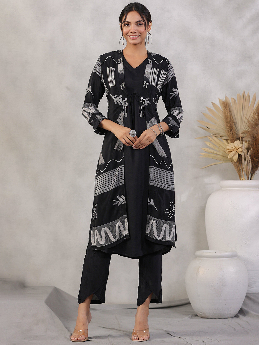 

JISORA Printed Tunic with Jacket & Trouser, Black