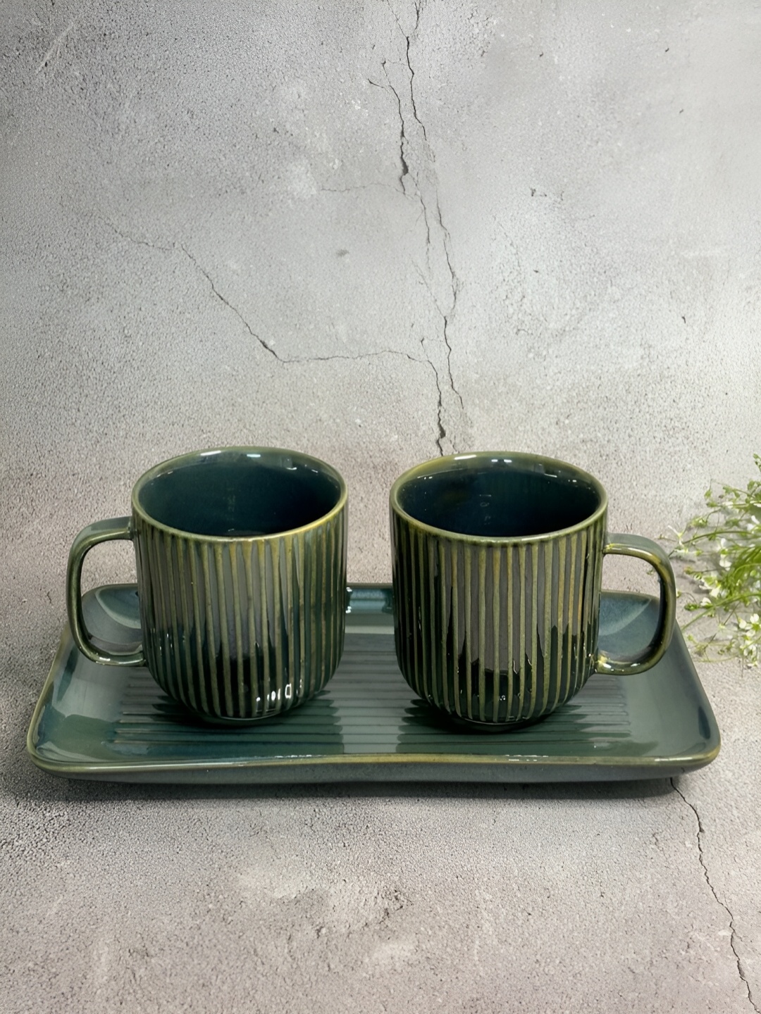 

House of Ceramics Olive Green 3 Pieces Textured Ceramic Glossy Mugs With Tray