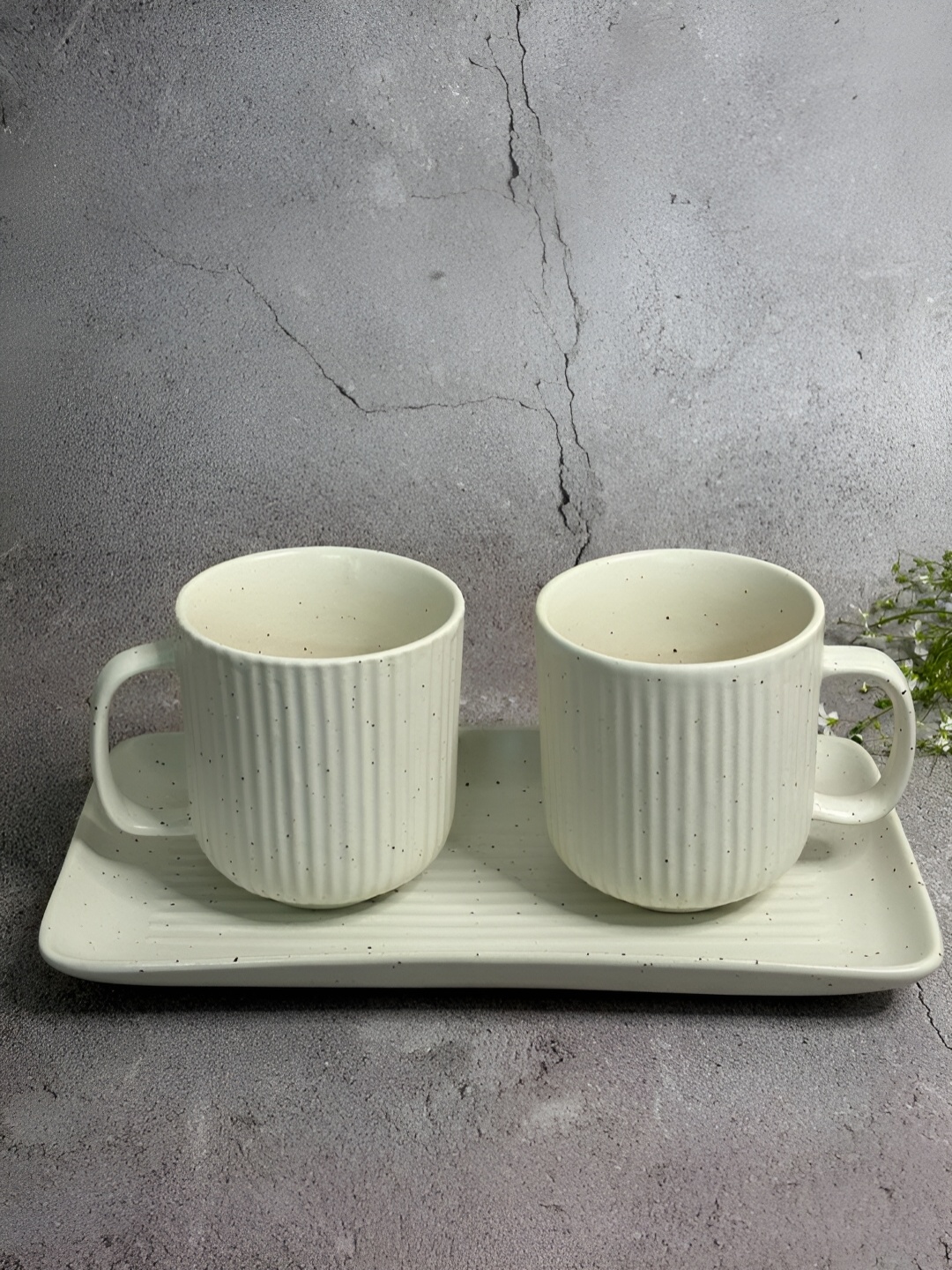 

House of Ceramics Off White 3 Pieces Textured Ceramic Glossy Mugs With Tray
