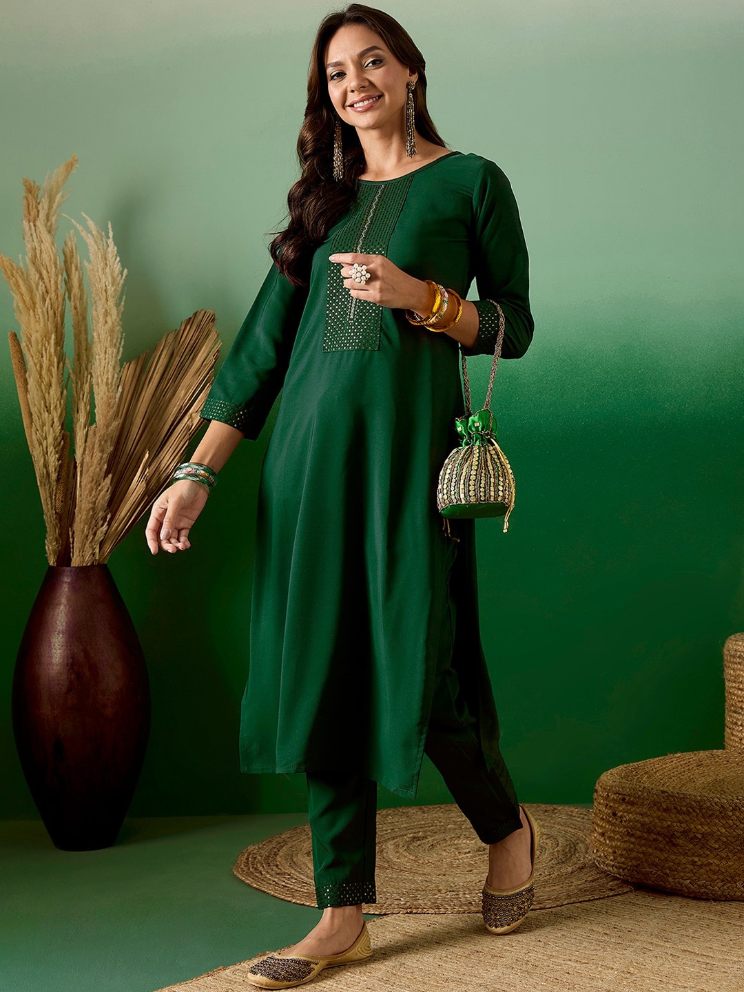 

Sangria Geometric Embroidered Sequinned Straight Kurta With Trousers, Green