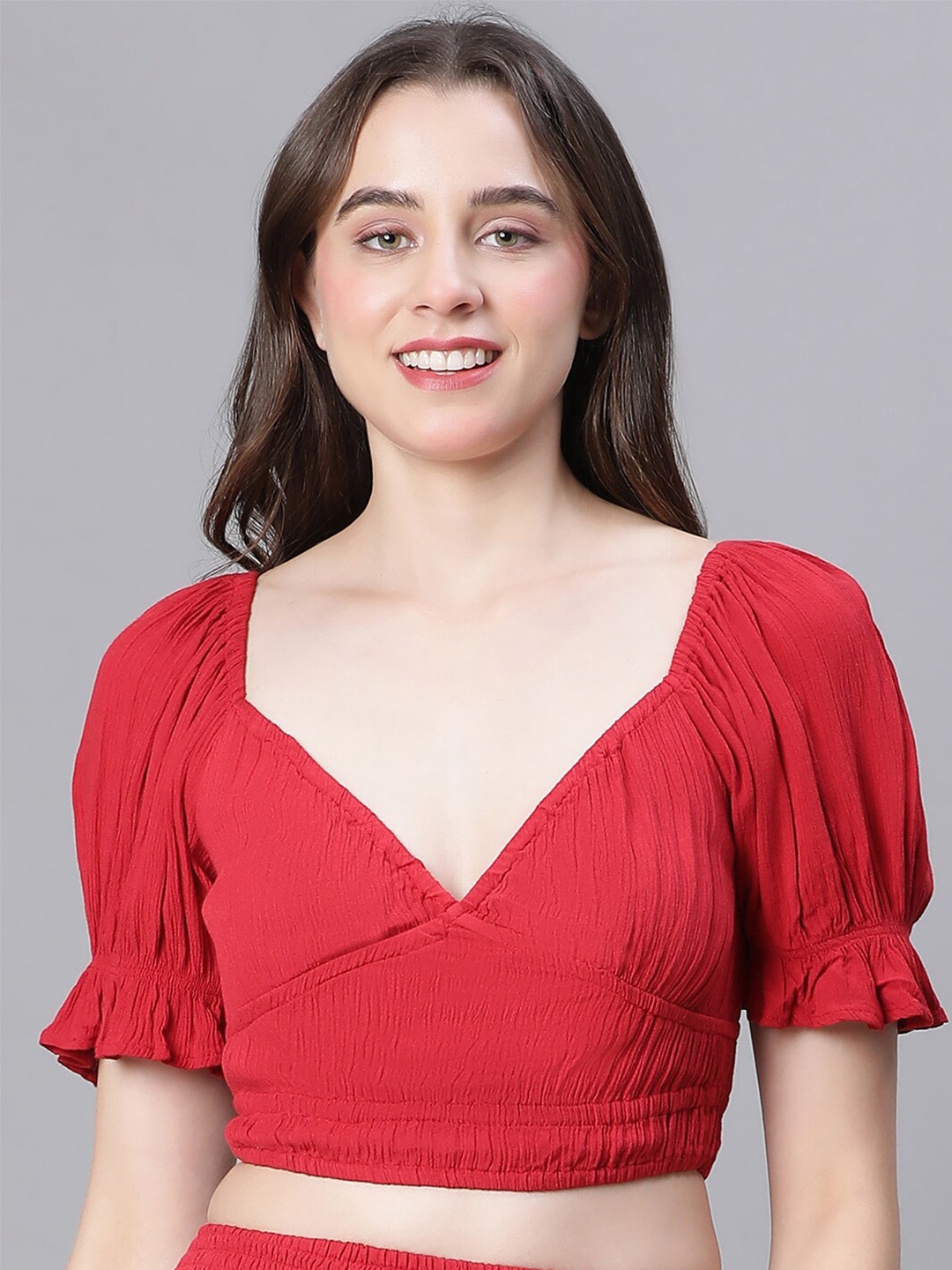 

Oxolloxo Puff Sleeve V-Neck Crepe Crop Top, Red
