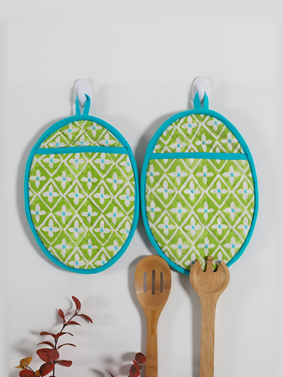 

Ratan Cart Green 2 Pcs Printed Cotton Coasters